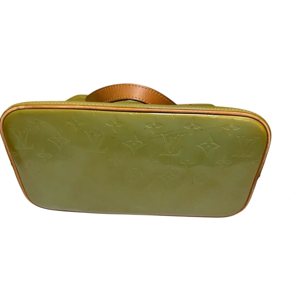 Louis Vuitton Vernis tote-see callouts